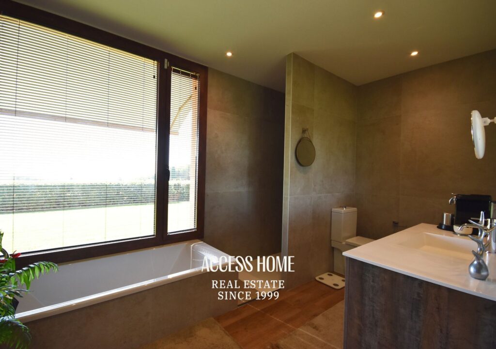 Exclusividad, diseño y Mediterráneo: una vivienda excepcional en centro de Sant Vicenç de Montalt