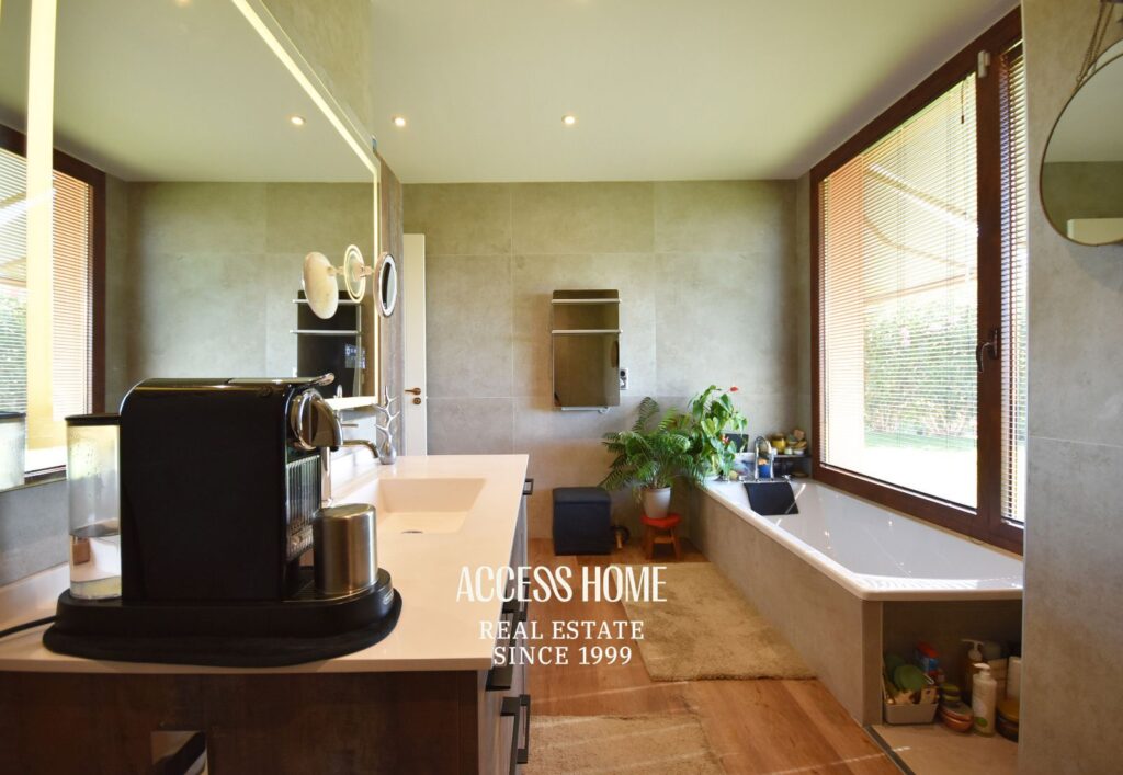 Exclusividad, diseño y Mediterráneo: una vivienda excepcional en centro de Sant Vicenç de Montalt