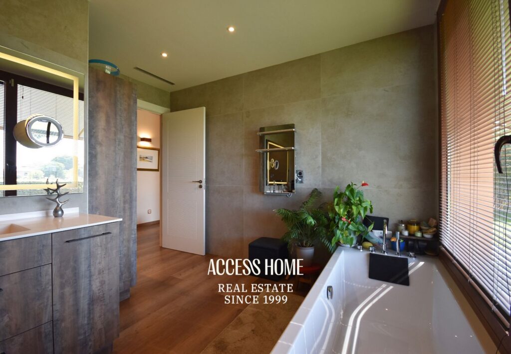 Exclusividad, diseño y Mediterráneo: una vivienda excepcional en centro de Sant Vicenç de Montalt