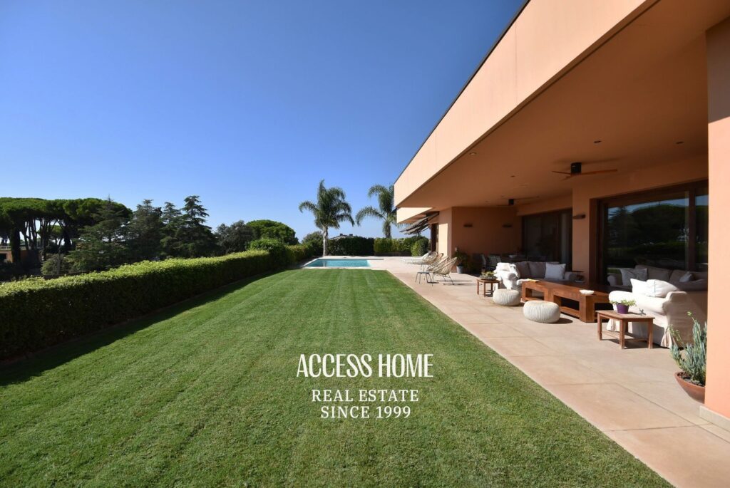 Exclusividad, diseño y Mediterráneo: una vivienda excepcional en centro de Sant Vicenç de Montalt