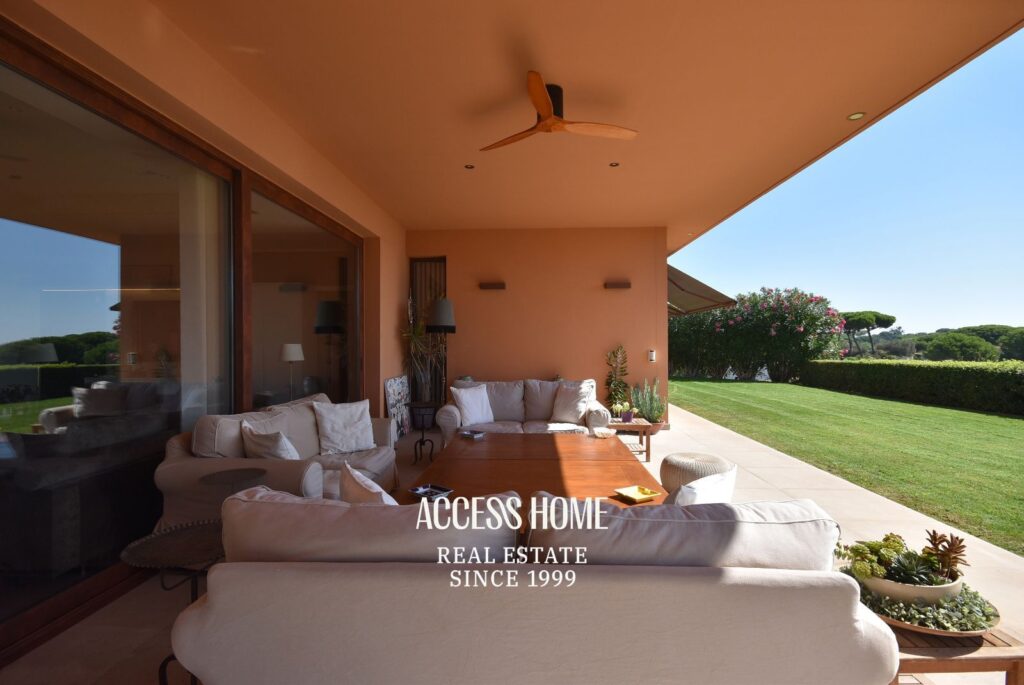 Exclusividad, diseño y Mediterráneo: una vivienda excepcional en centro de Sant Vicenç de Montalt