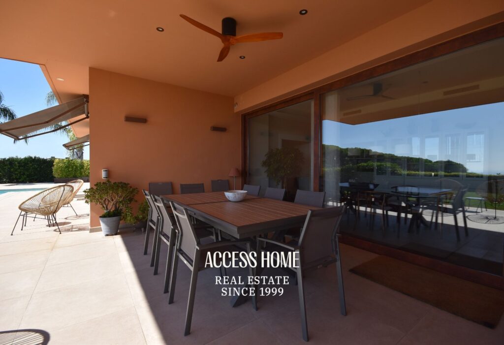 Exclusividad, diseño y Mediterráneo: una vivienda excepcional en centro de Sant Vicenç de Montalt