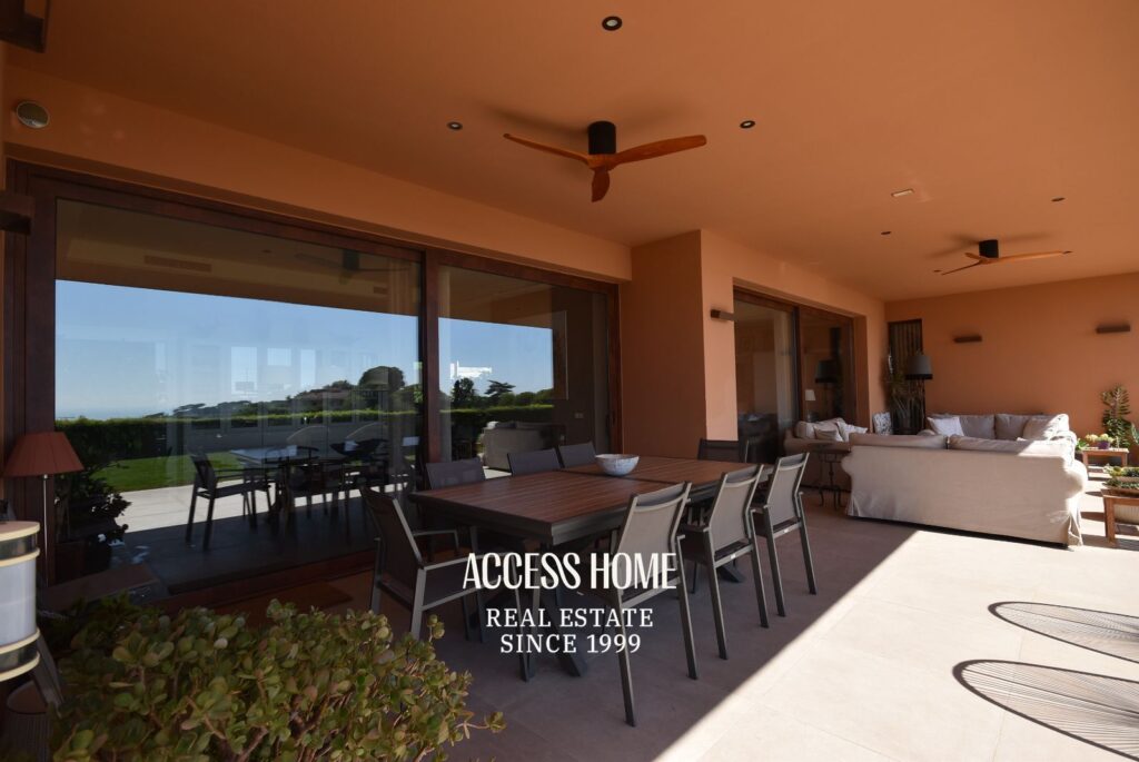 Exclusividad, diseño y Mediterráneo: una vivienda excepcional en centro de Sant Vicenç de Montalt