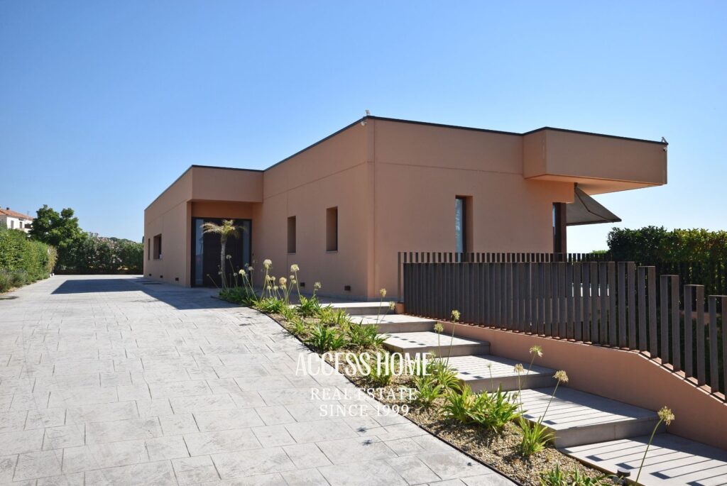 Exclusividad, diseño y Mediterráneo: una vivienda excepcional en centro de Sant Vicenç de Montalt