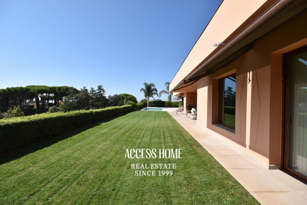 Exclusividad, diseño y Mediterráneo: una vivienda excepcional en centro de Sant Vicenç de Montalt