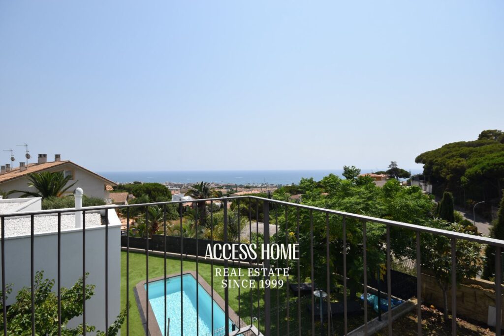 Casa seminueva en venta en Premià de Dalt con vistas al mar