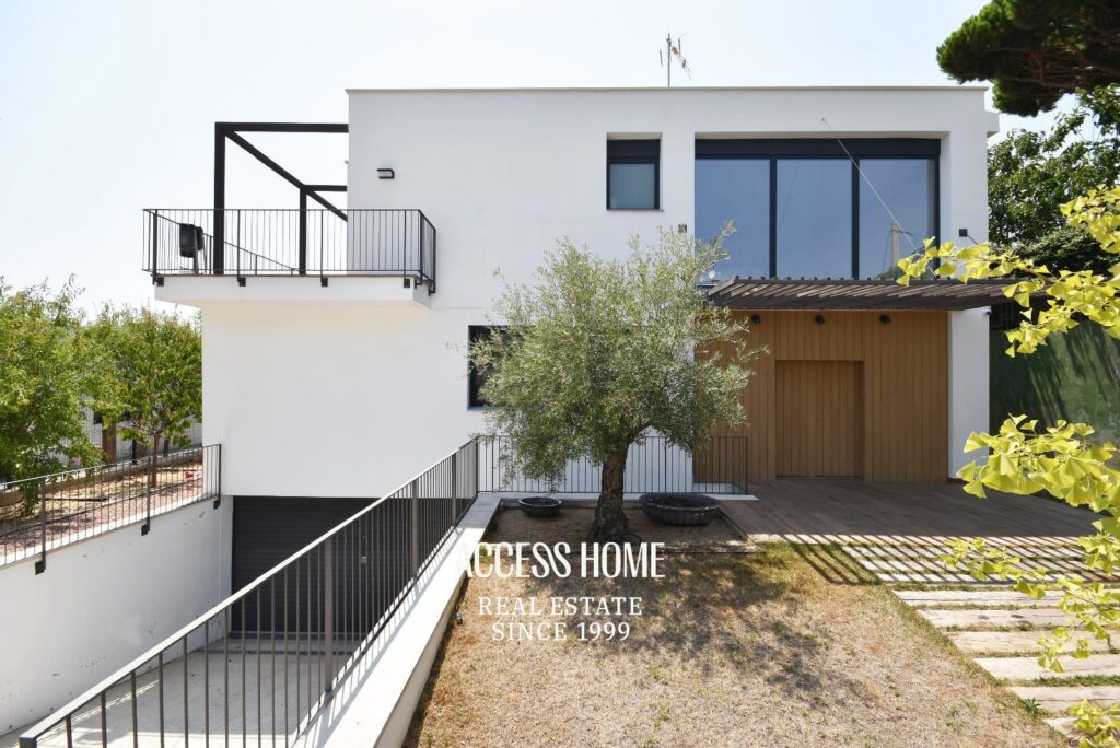 Casa seminueva en venta en Premià de Dalt con vistas al mar