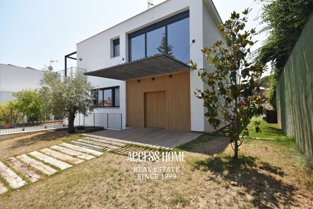 Casa seminueva en venta en Premià de Dalt con vistas al mar