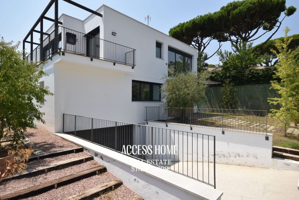 Casa seminueva en venta en Premià de Dalt con vistas al mar