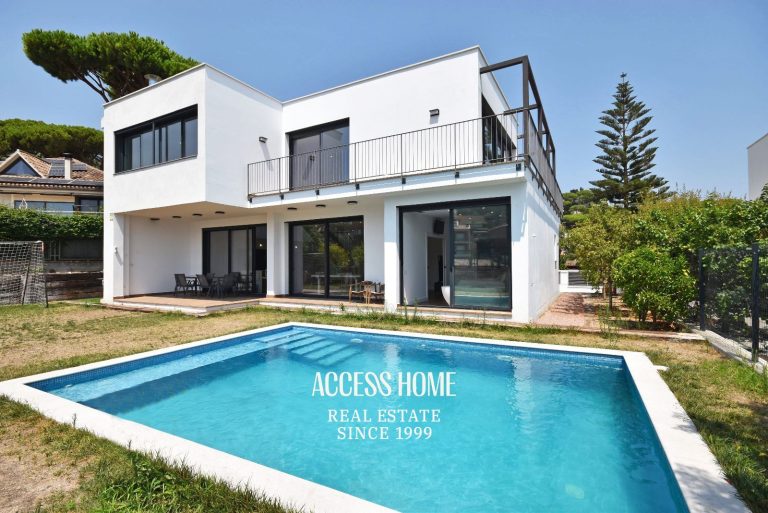 Casa seminueva en venta en Premià de Dalt con vistas al mar