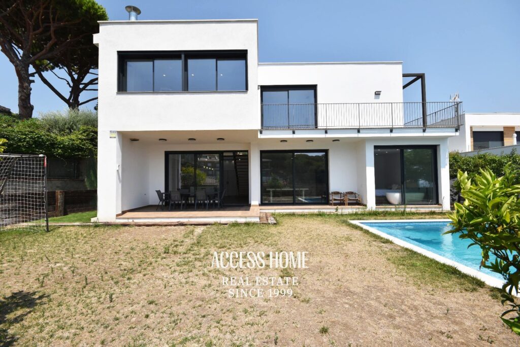 Casa seminueva en venta en Premià de Dalt con vistas al mar