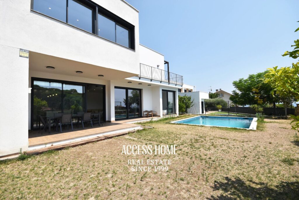 Casa seminueva en venta en Premià de Dalt con vistas al mar