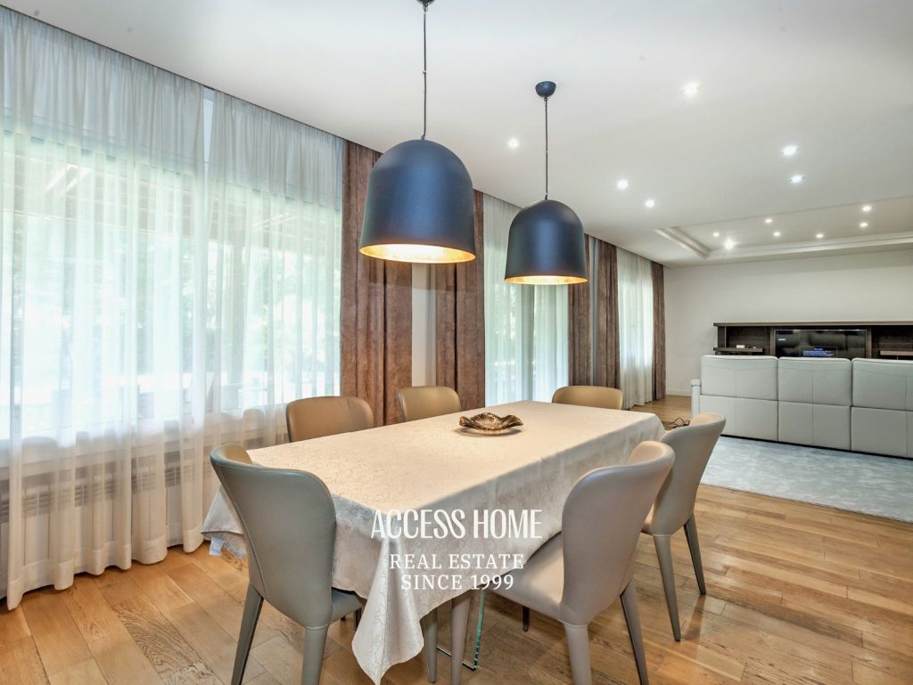 Villa de lujo  en venta con piscina privada a pasos del mar en Gavà Mar, Barcelona