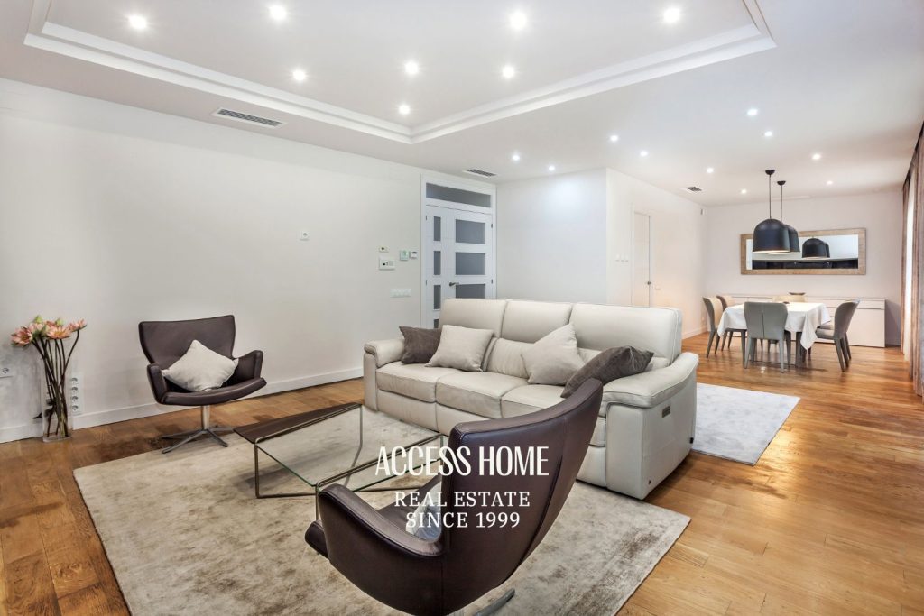 Villa de lujo  en venta con piscina privada a pasos del mar en Gavà Mar, Barcelona