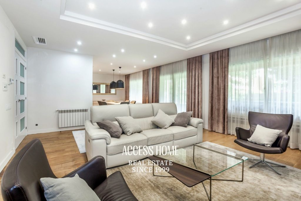 Villa de lujo  en venta con piscina privada a pasos del mar en Gavà Mar, Barcelona