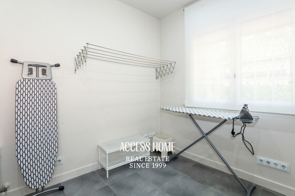 Villa de lujo  en venta con piscina privada a pasos del mar en Gavà Mar, Barcelona