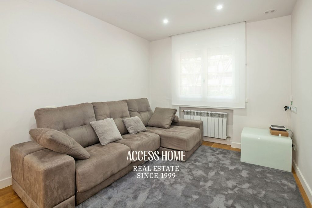 Villa de lujo  en venta con piscina privada a pasos del mar en Gavà Mar, Barcelona