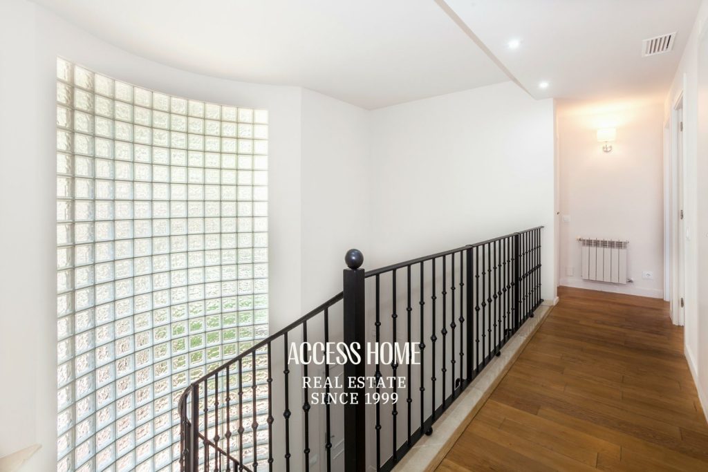 Villa de lujo  en venta con piscina privada a pasos del mar en Gavà Mar, Barcelona