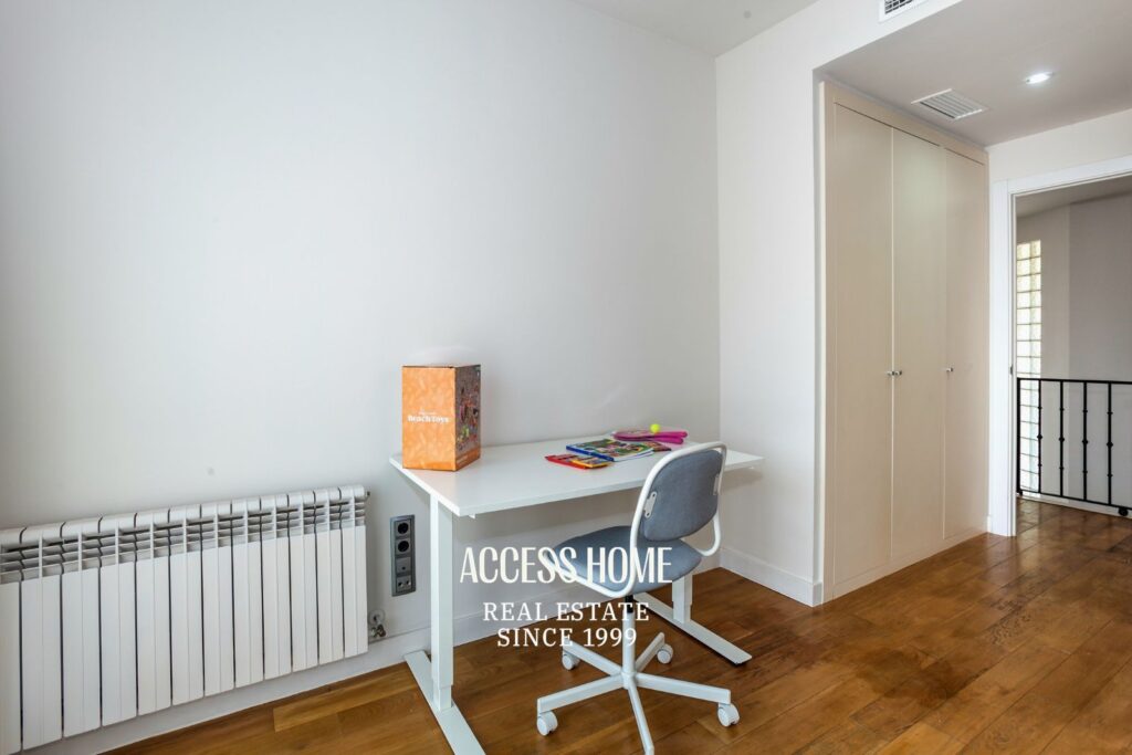Villa de lujo  en venta con piscina privada a pasos del mar en Gavà Mar, Barcelona