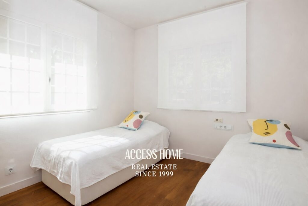 Villa de lujo  en venta con piscina privada a pasos del mar en Gavà Mar, Barcelona