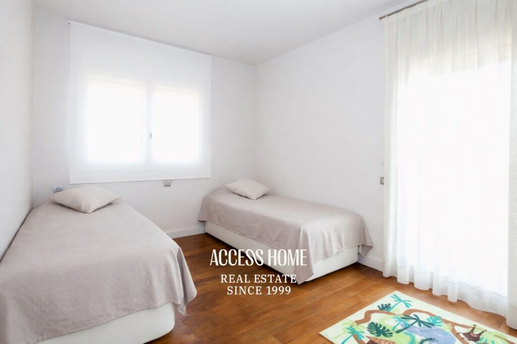 Villa de lujo  en venta con piscina privada a pasos del mar en Gavà Mar, Barcelona