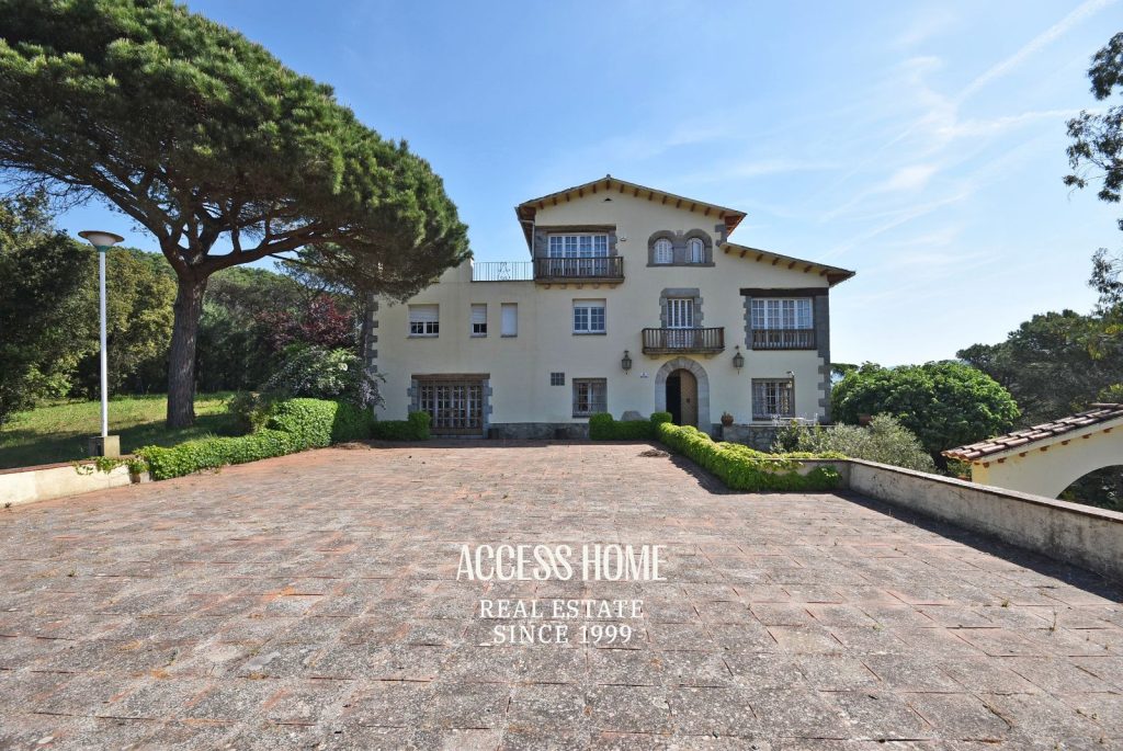 Finca de inversión 23.000 m² con gran potencial  en venta cerca de Barcelona