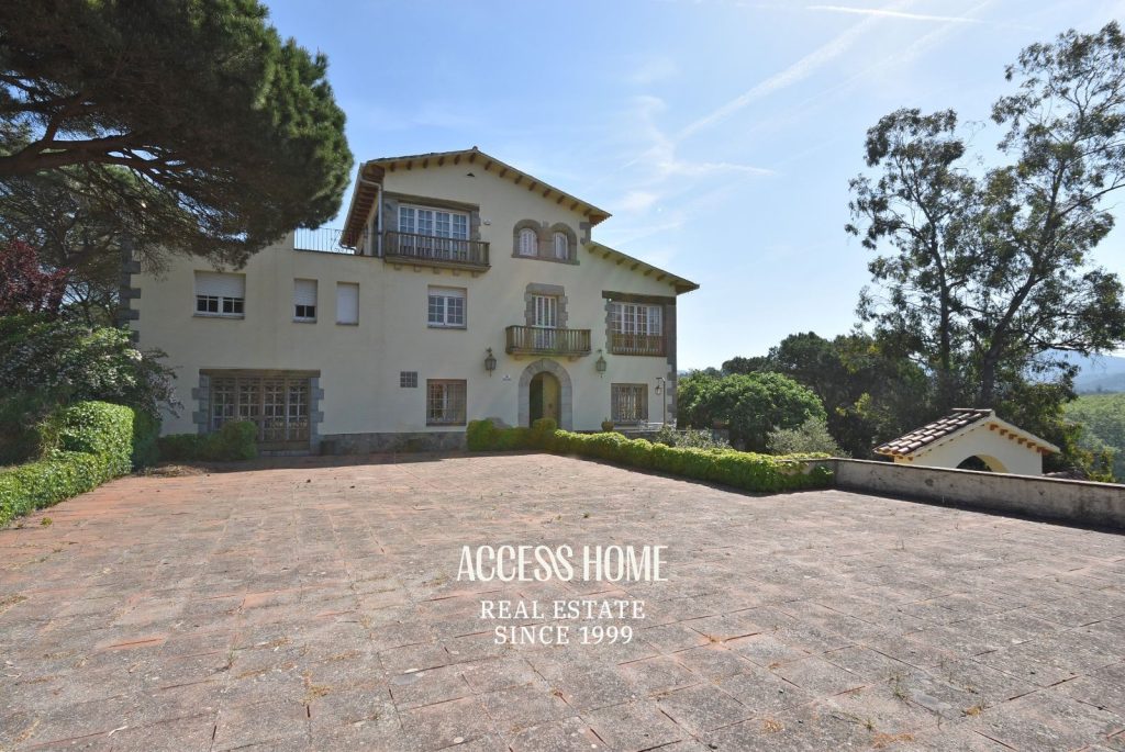 Finca de inversión 23.000 m² con gran potencial  en venta cerca de Barcelona