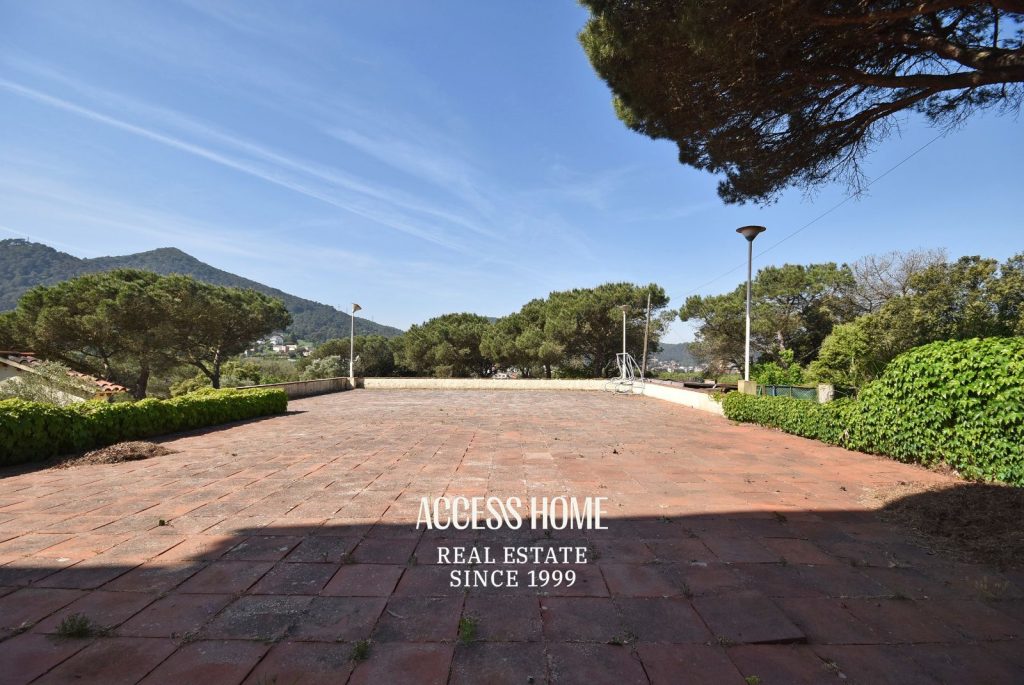 Finca de inversión 23.000 m² con gran potencial  en venta cerca de Barcelona