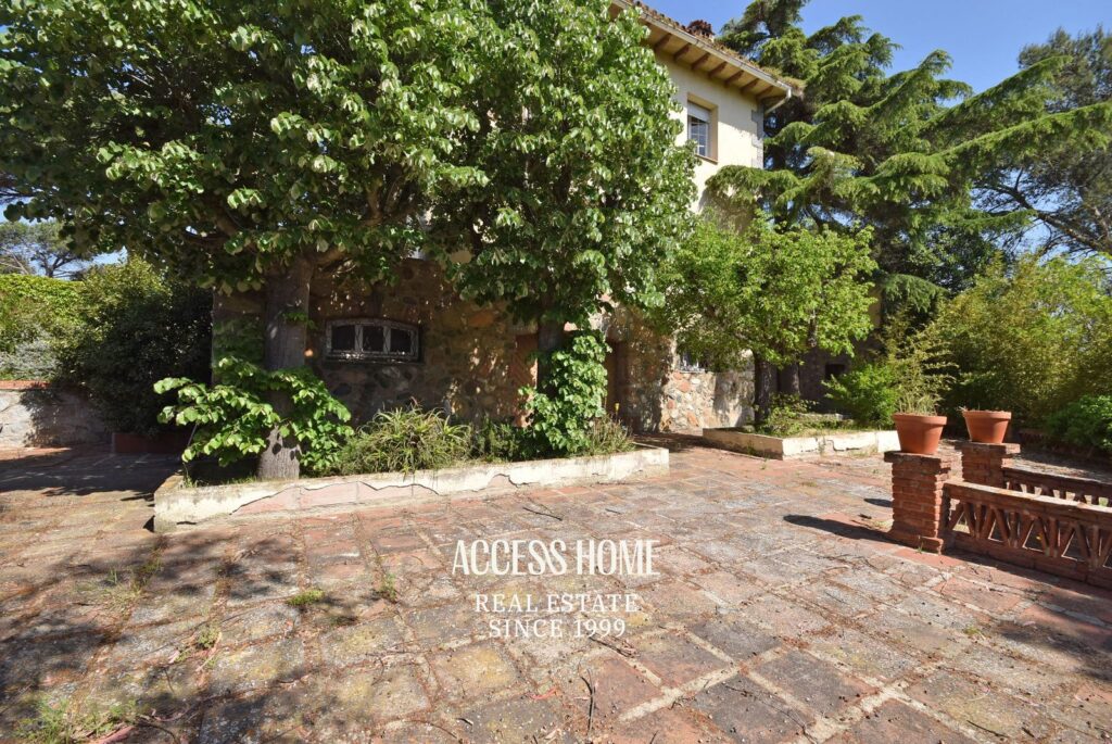 Finca de inversión 23.000 m² con gran potencial  en venta cerca de Barcelona