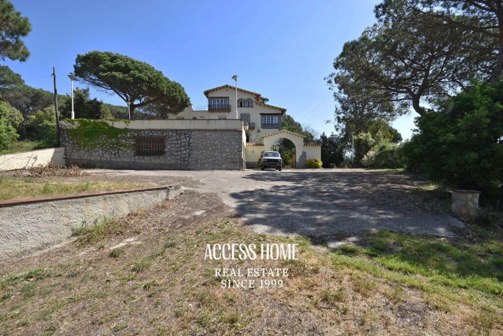 Finca de inversión 23.000 m² con gran potencial  en venta cerca de Barcelona