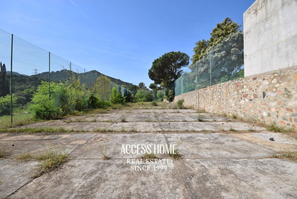 Finca de inversión 23.000 m² con gran potencial  en venta cerca de Barcelona
