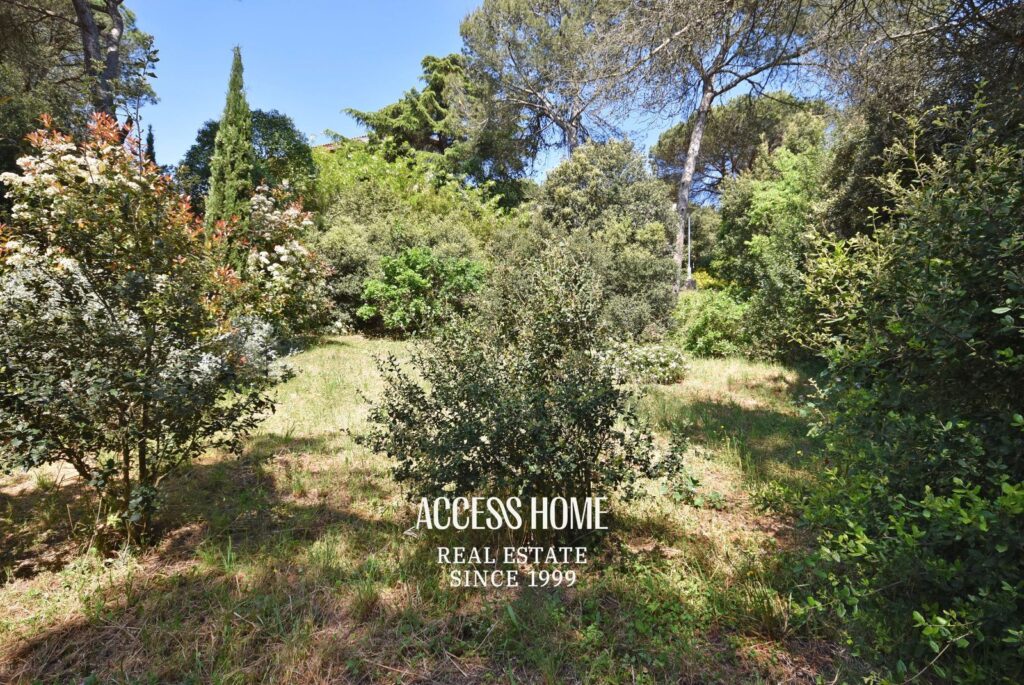Finca de inversión 23.000 m² con gran potencial  en venta cerca de Barcelona