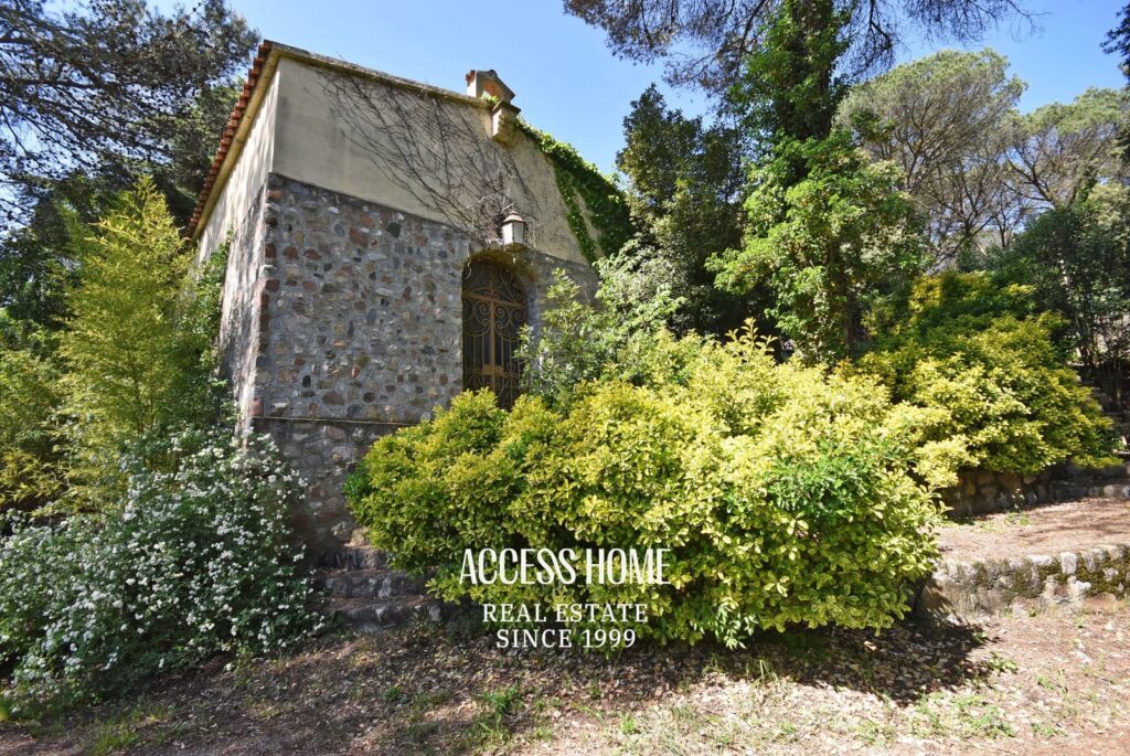 Finca de inversión 23.000 m² con gran potencial  en venta cerca de Barcelona