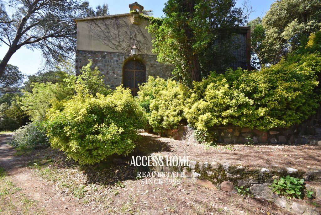 Finca de inversión 23.000 m² con gran potencial  en venta cerca de Barcelona