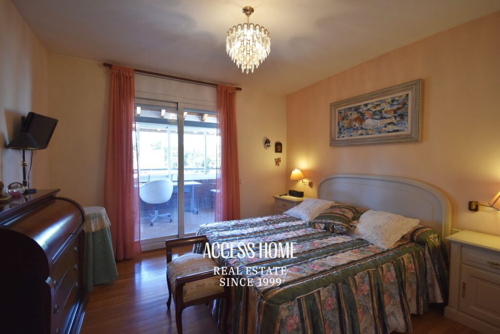 Exclusiva casa con piscina y terrazas con vistas a mar y montaña en El Masnou