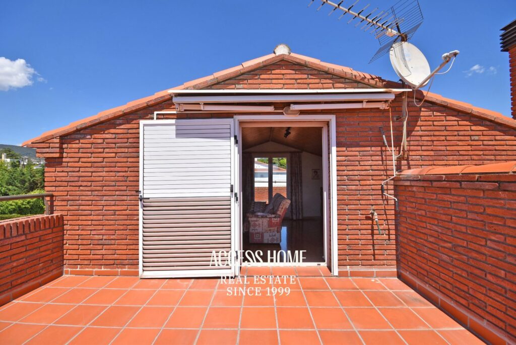 Exclusiva casa con piscina y terrazas con vistas a mar y montaña en El Masnou