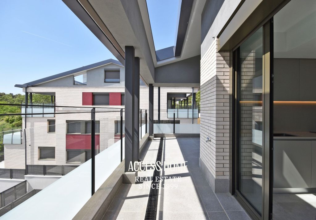 Dúplex  de obra nueva con terrazas y piscina comunitaria en Premià de Dalt