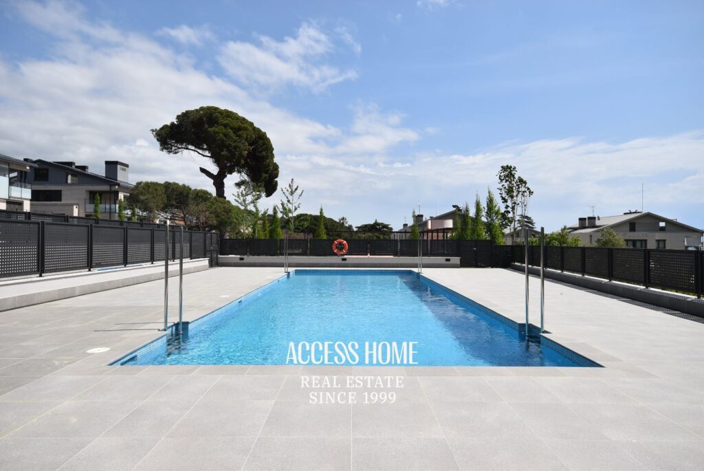 Dúplex  de obra nueva con terrazas y piscina comunitaria en Premià de Dalt