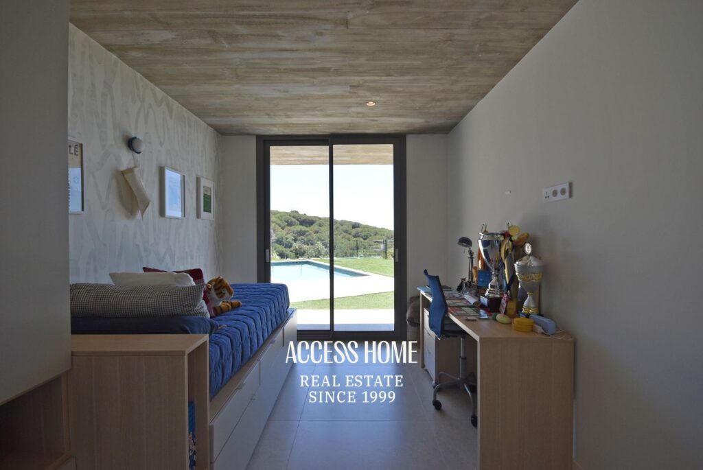 Villa de lujo en Cabrils  construida en el 2024, con piscina y vistas al mar