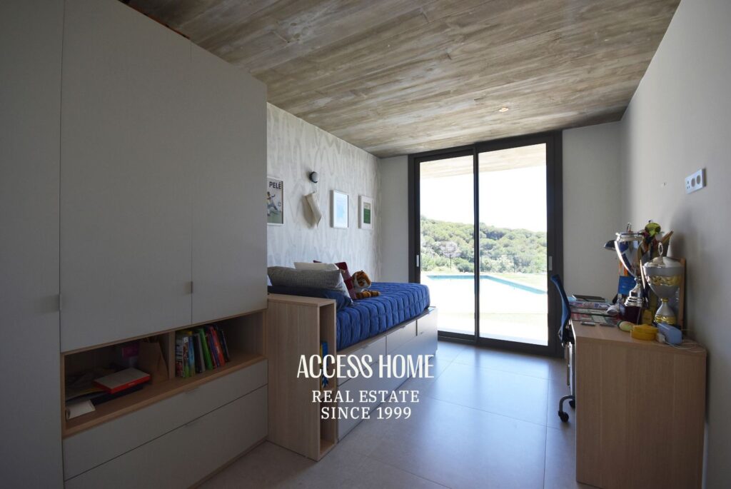 Villa de lujo en Cabrils  construida en el 2024, con piscina y vistas al mar