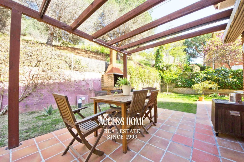 Exclusiva villa con piscina y vistas al mar en Sant Berger, Teià