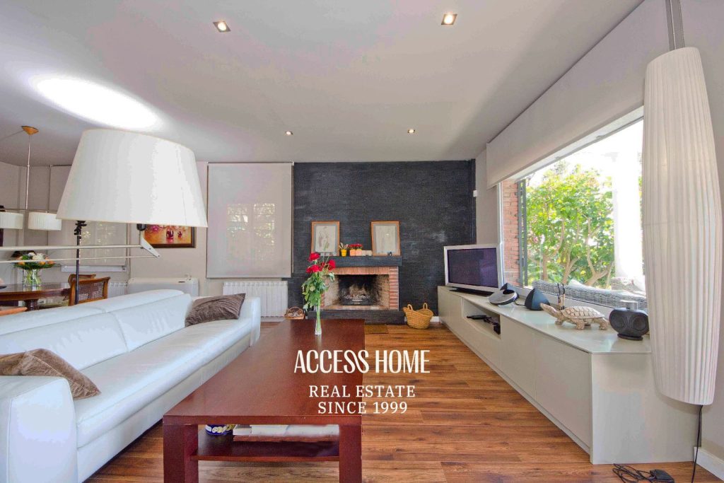 Exclusiva villa con piscina y vistas al mar en Sant Berger, Teià