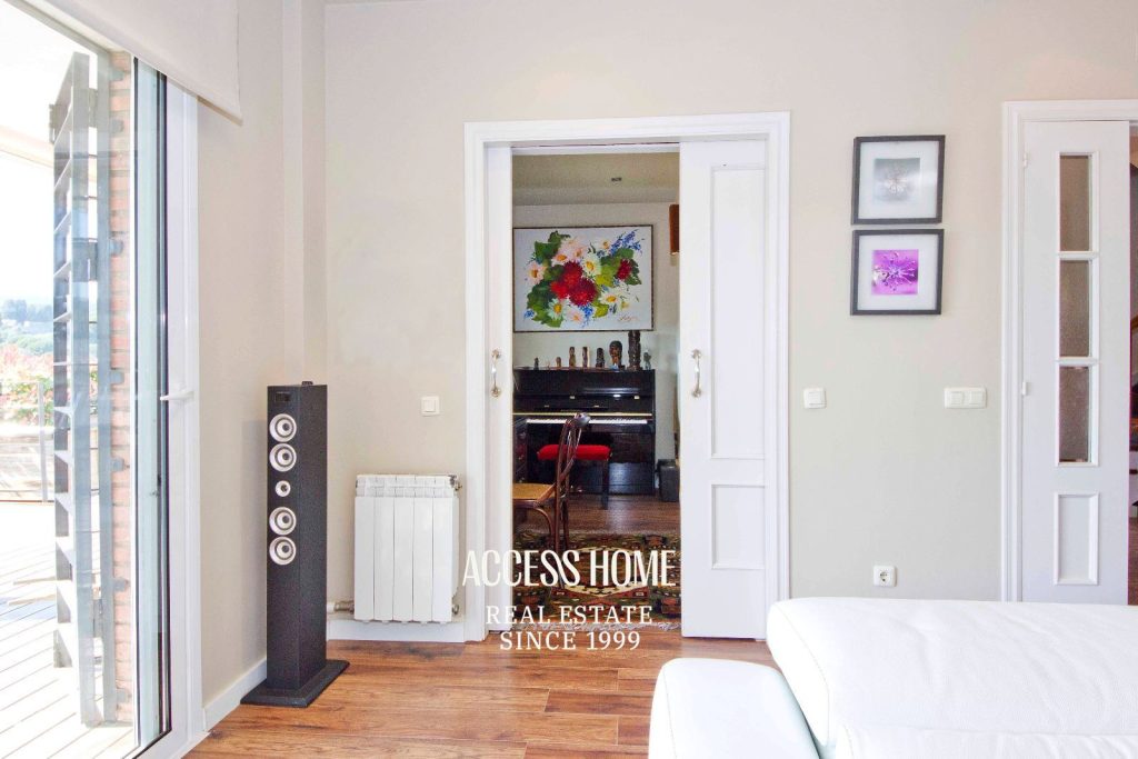 Exclusiva villa con piscina y vistas al mar en Sant Berger, Teià