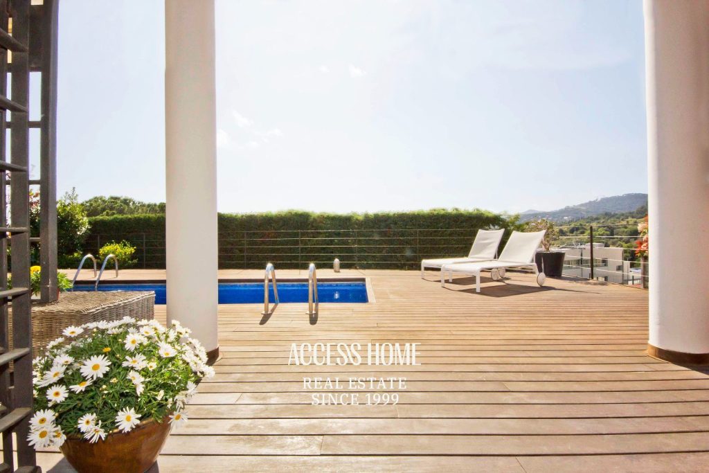 Exclusiva villa con piscina y vistas al mar en Sant Berger, Teià