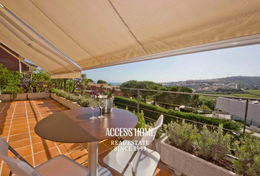 Exclusiva villa con piscina y vistas al mar en Sant Berger, Teià