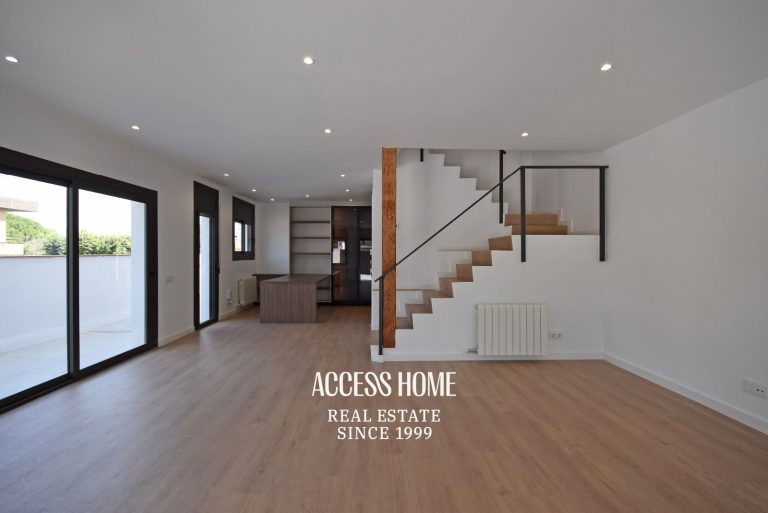 Casa esquinera reformada en venta en El Masnou con terraza y vistas al mar