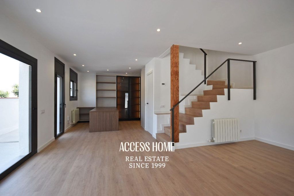 Casa esquinera reformada en venta en El Masnou con terraza y vistas al mar