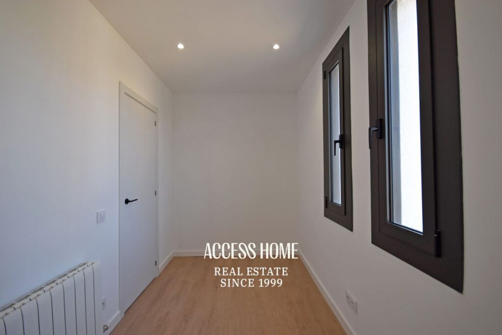 Casa esquinera reformada en venta en El Masnou con terraza y vistas al mar
