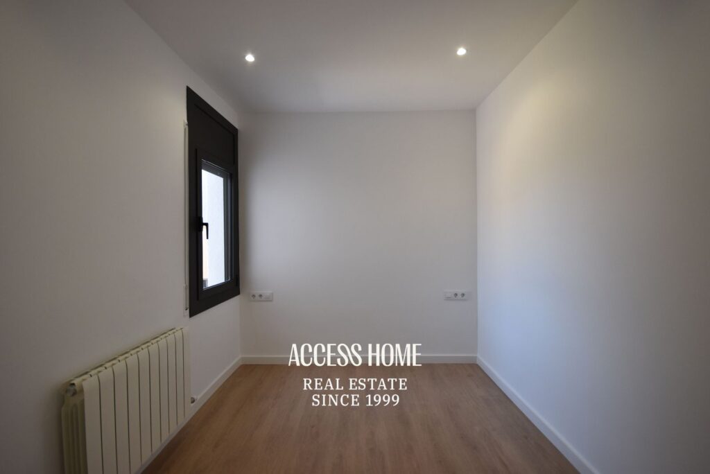 Casa esquinera reformada en venta en El Masnou con terraza y vistas al mar