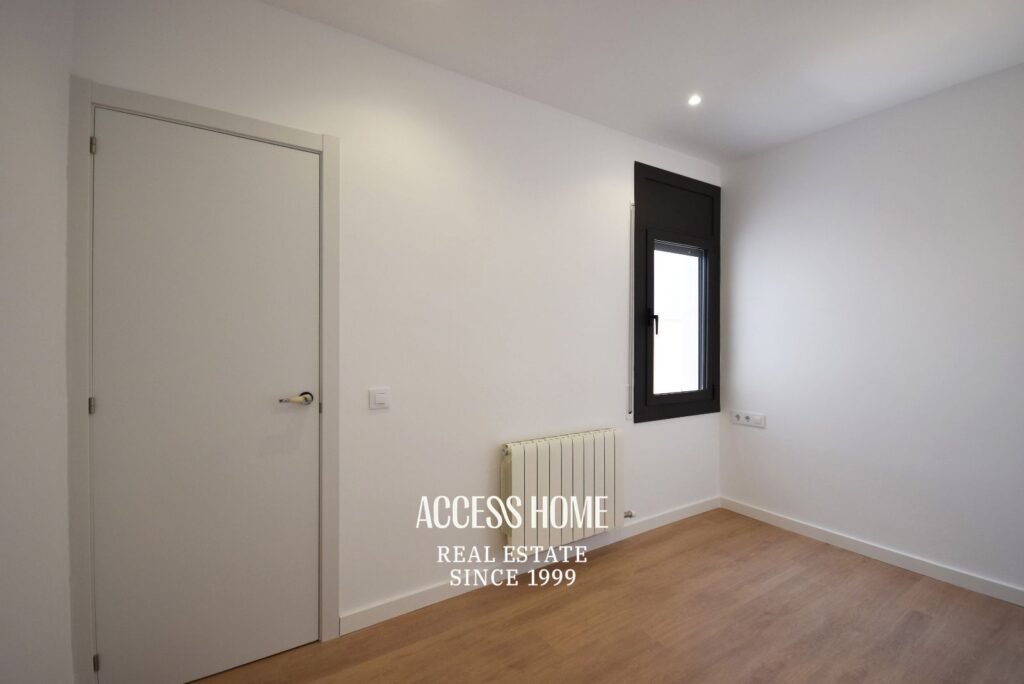 Casa esquinera reformada en venta en El Masnou con terraza y vistas al mar